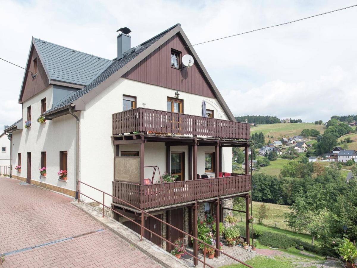 Cozy Apartment In Ore Mountains With Balcony Брайтенбрунн- Номер фото